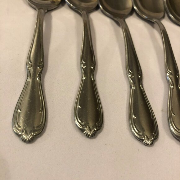 Oneida Victorian Manor Teaspoon Set of 8 Stainless Cutlery Flatware - Picture 2 of 6